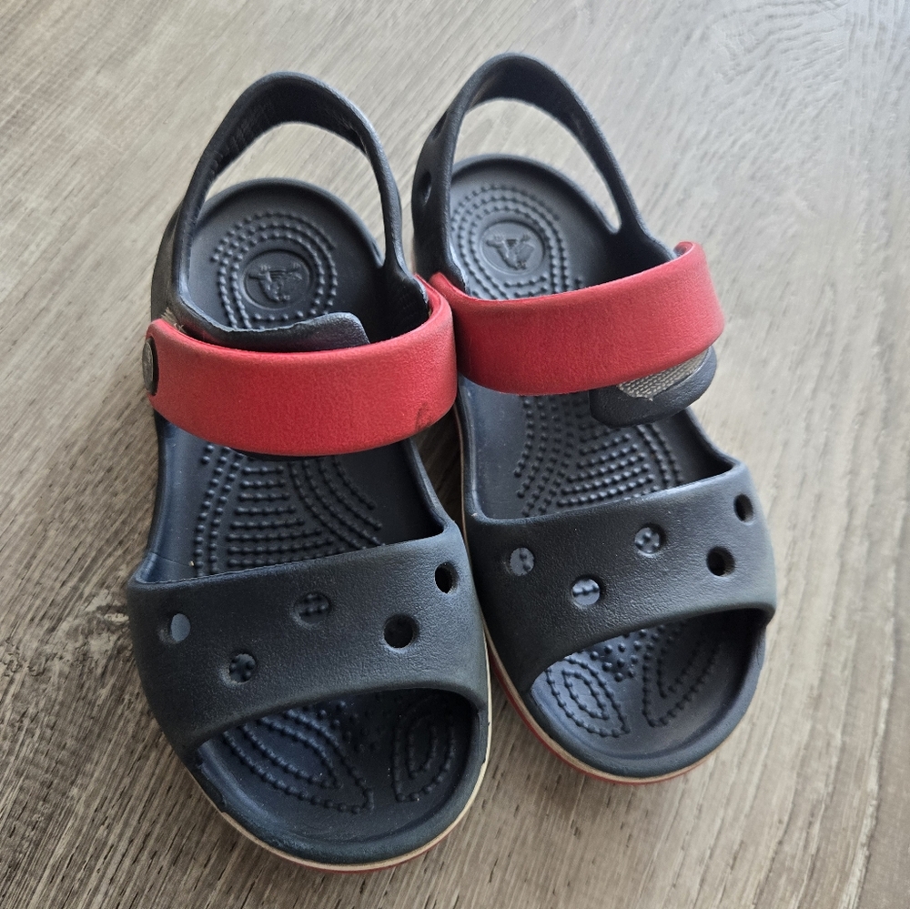 Kid's Crocs Sandals Size 10T Red and Black